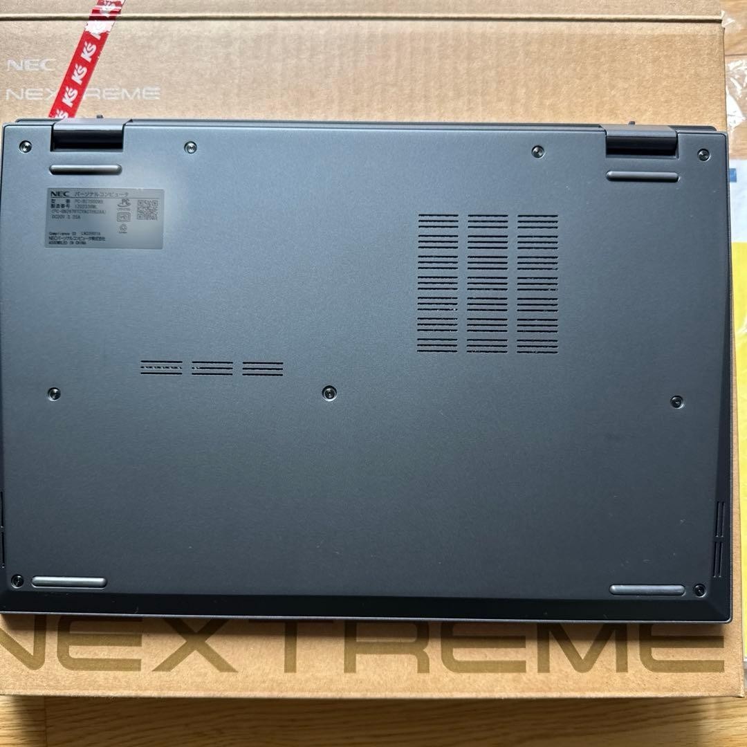 NEC Lavie NEXTREME Carbon i7 1195G Iris Xe 16GB SSD 512GB 14″ WUXGA Win 11 Home