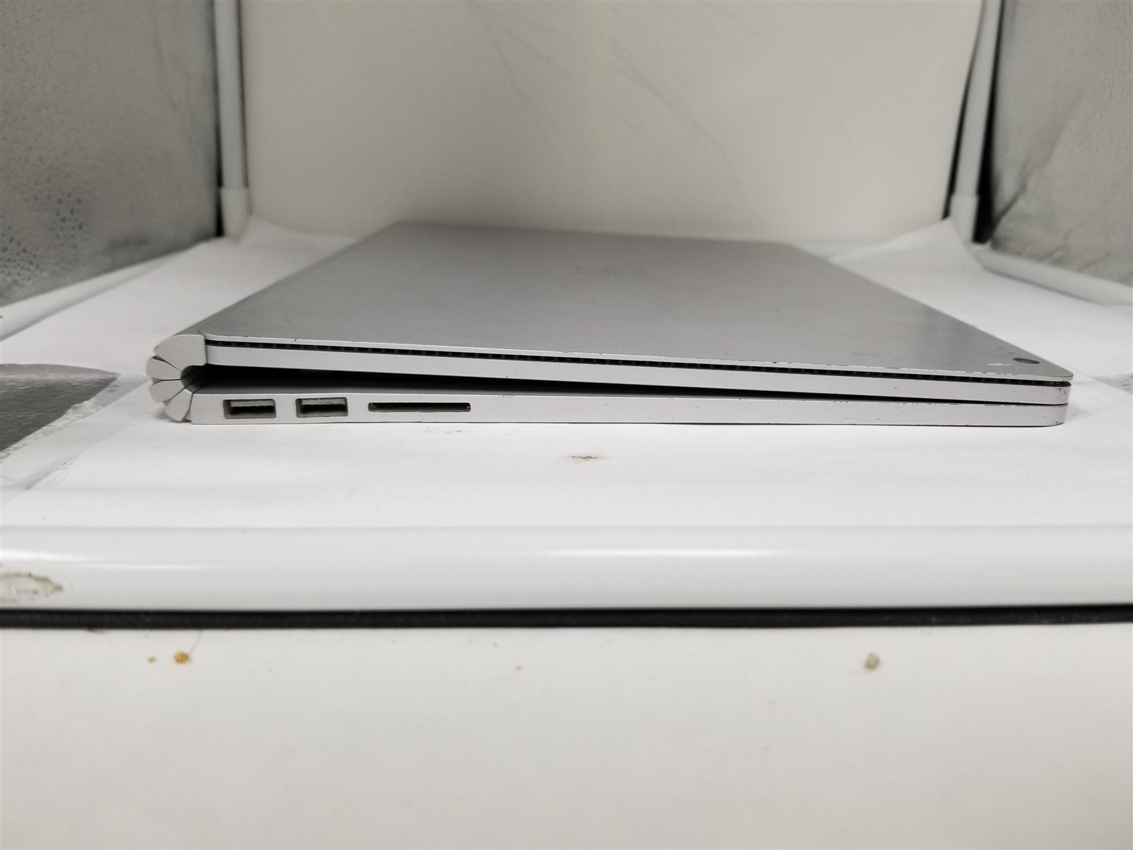 Microsoft Surface Book 2 Core i5 13.5″ 8GB/256GB Silver Reduced Price VW6258