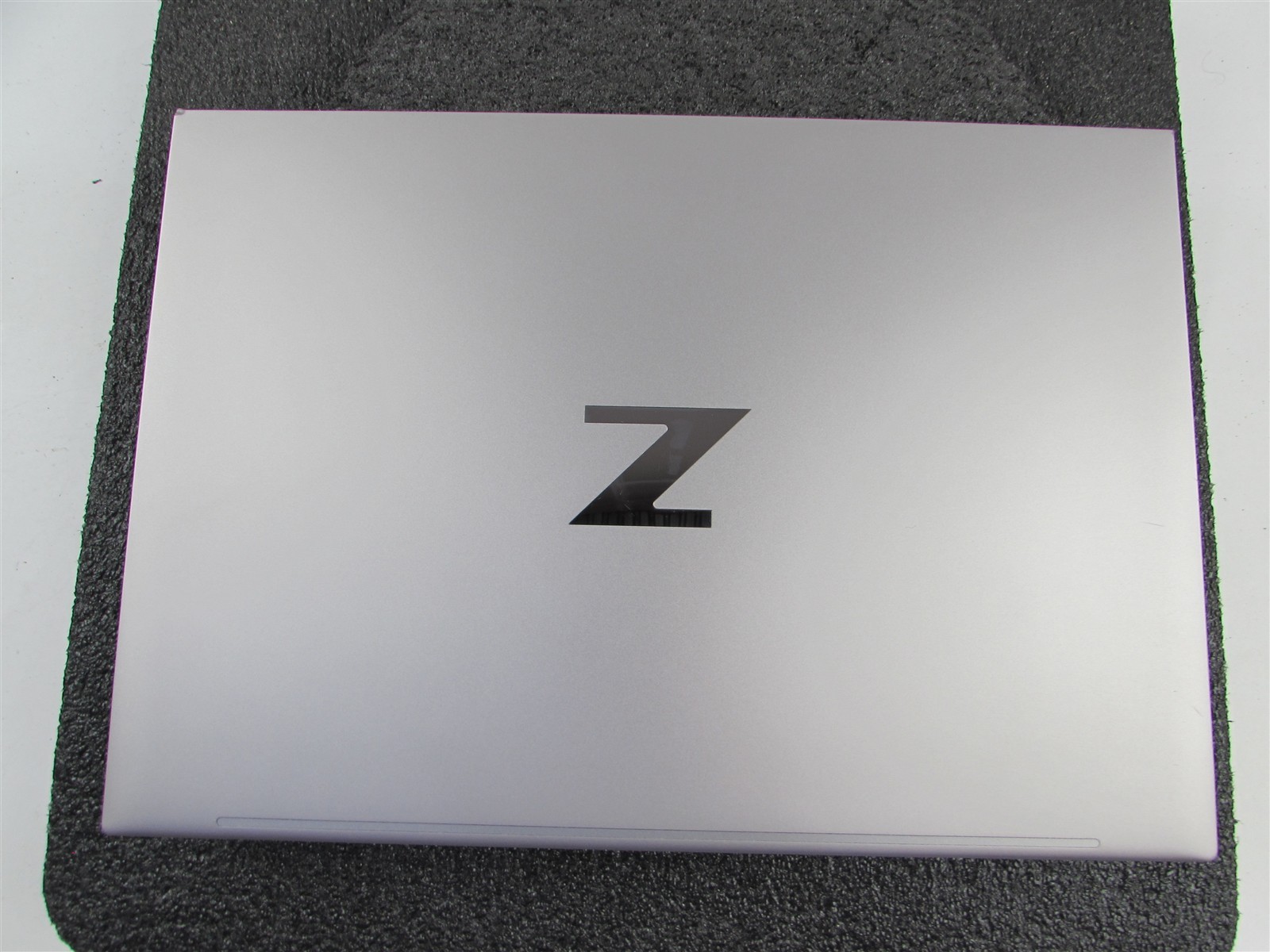 HP ZBOOK FIREFLY 16 (G9) 1920X1080 FHD I7-1265U 512GB SSD 16GB RAM NO O.S