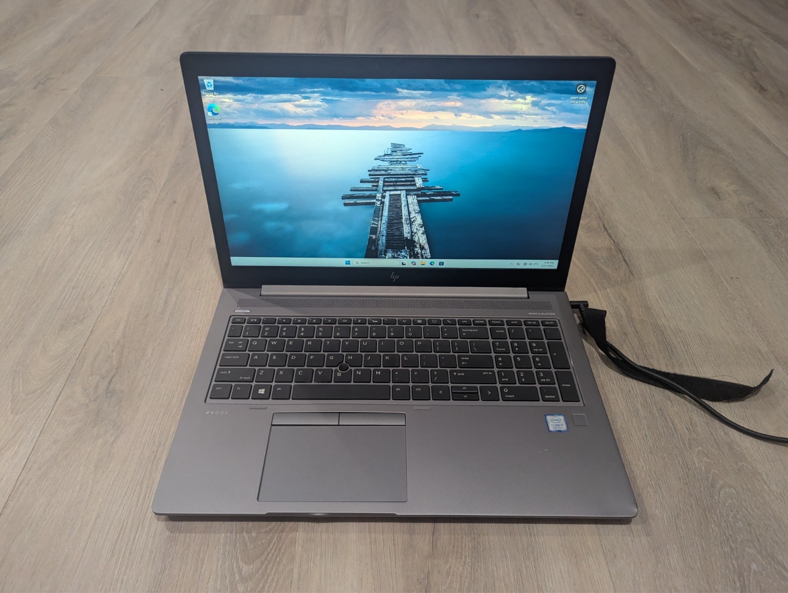 HP ZBook 15u G5 i7-8550/16 gb ram/256SSD/W11 PRO/ w/ Charger