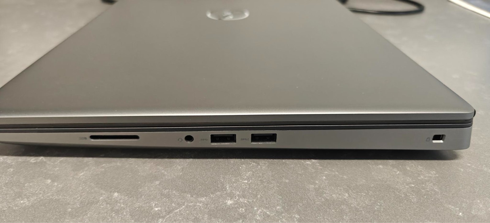 27.Dell Precision 7750 (Xeon W-10855M, 32GB Ram, 1TB SSD, Nvidia Quadro RTX4000)