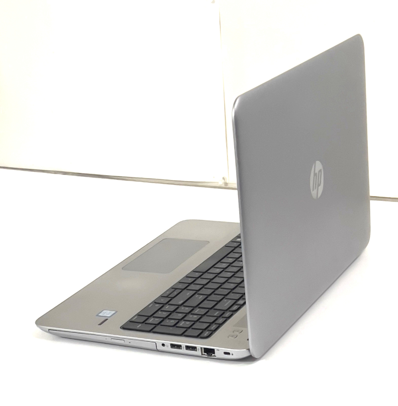 The HP ProBook 450 G4 NOTEBOOK i5-7200u 2.5Ghz 12GB 256GB SSD WIN 11P EXCELLENT