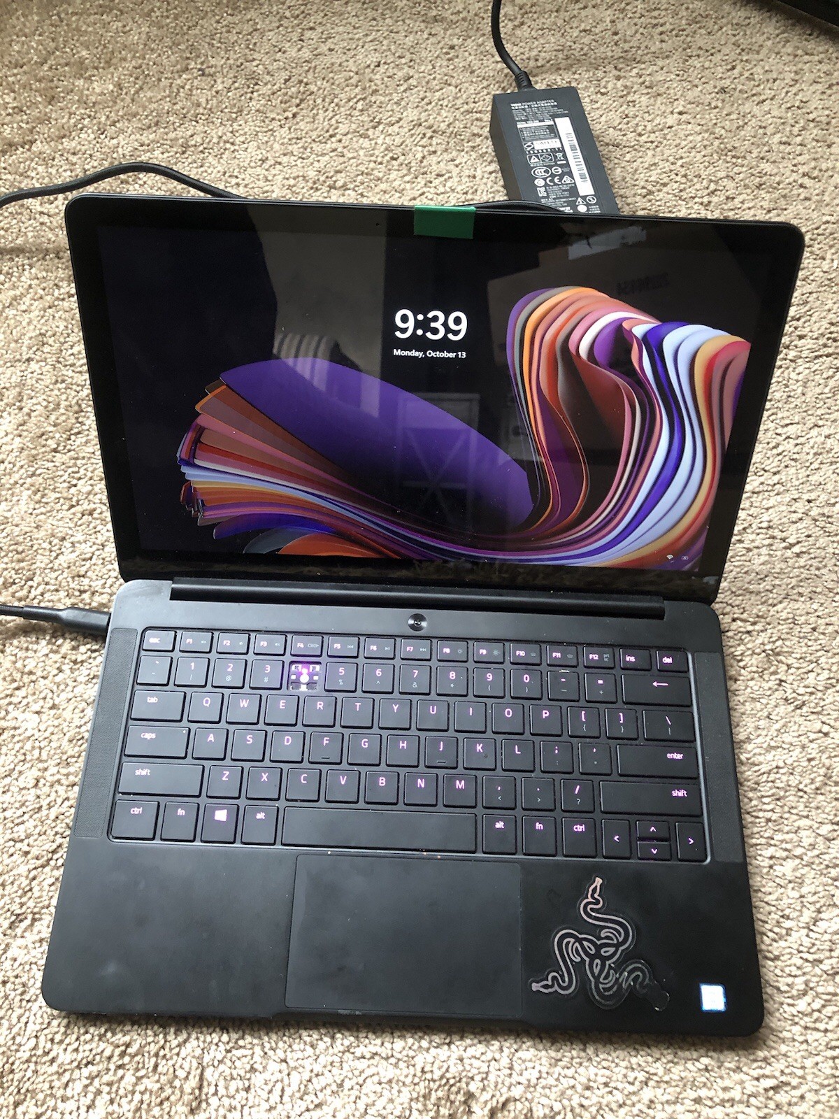Broken Razer Blade Stealth RZ09-0281 13.3″ i7-8565U 16GB RAM 256GB SSD MX150 USB