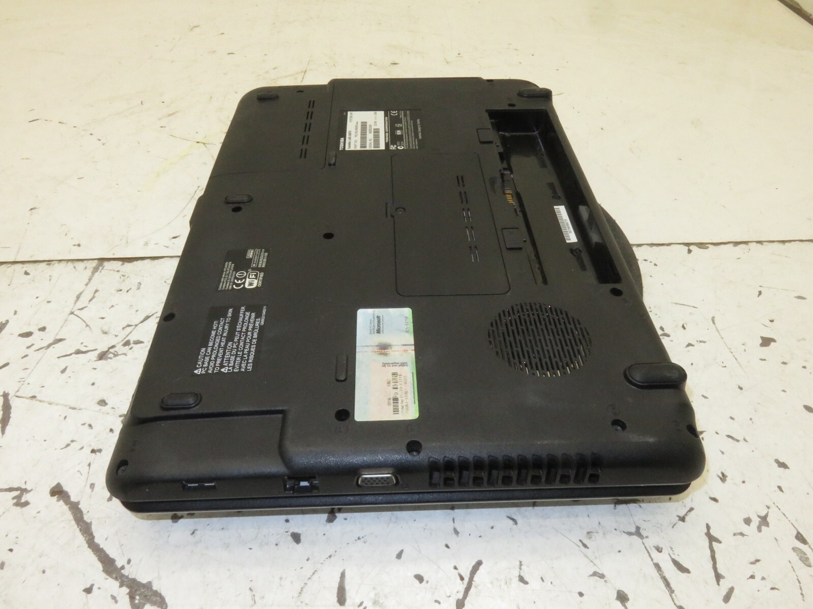 Toshiba Satellite L455-S5975 Laptop Intel Celeron 900 1GB Ram No HDD or Battery