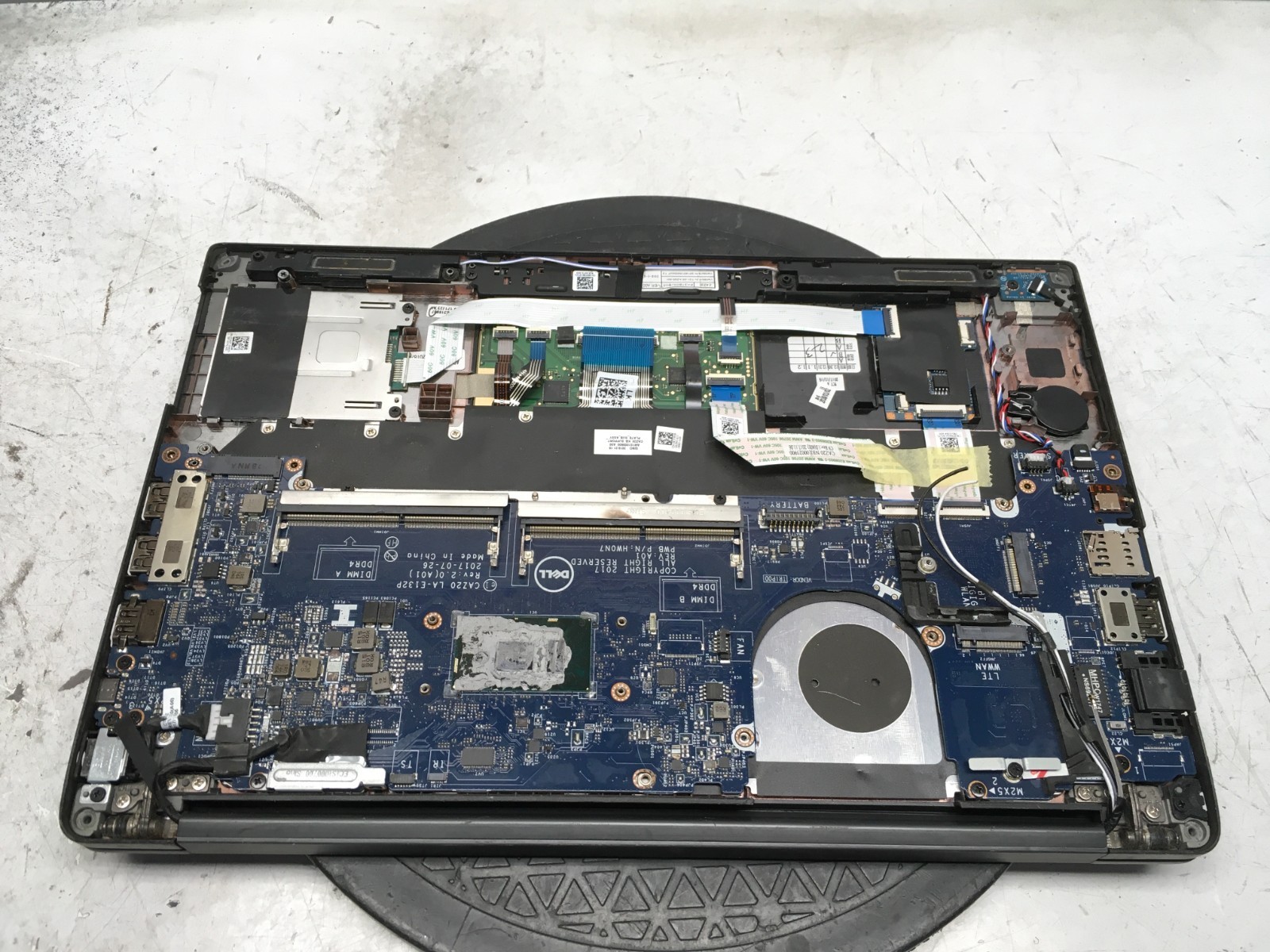 Dell Latitude Intel i5-7th Gen No RAM NO HDD