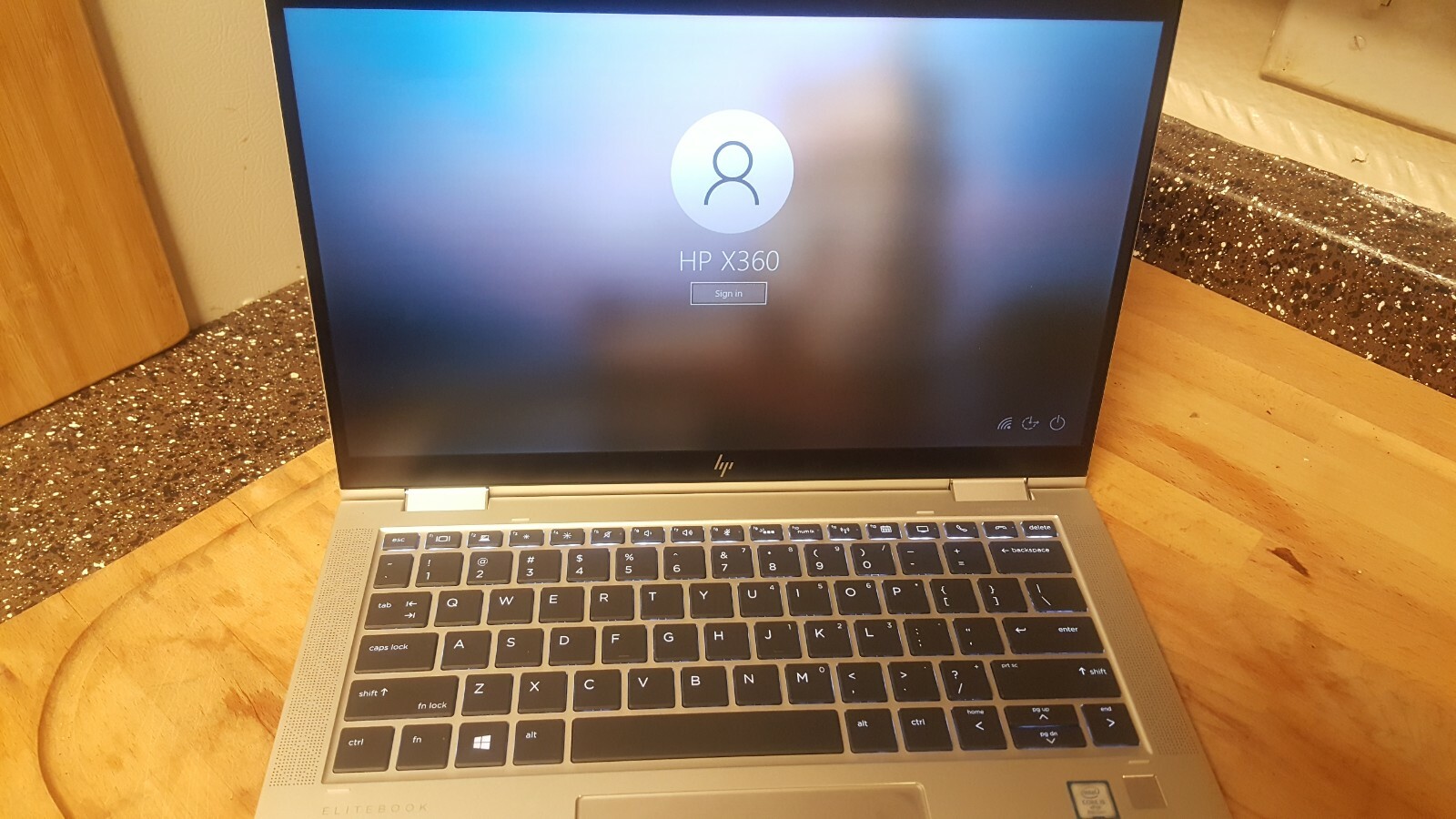HP EliteBook x360 1040 G6 14 in (512GB SSD, Intel Core i5 8th Gen., 1.60 GHz,…