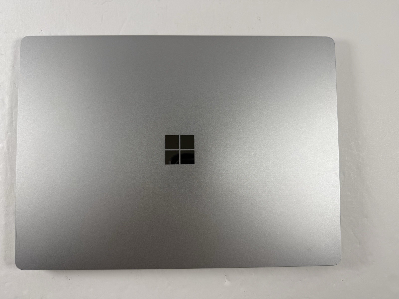 Microsoft Surface Laptop 5 13.5” 1950 Intel Core i7-1265U 16GB RAM 512GB NVME