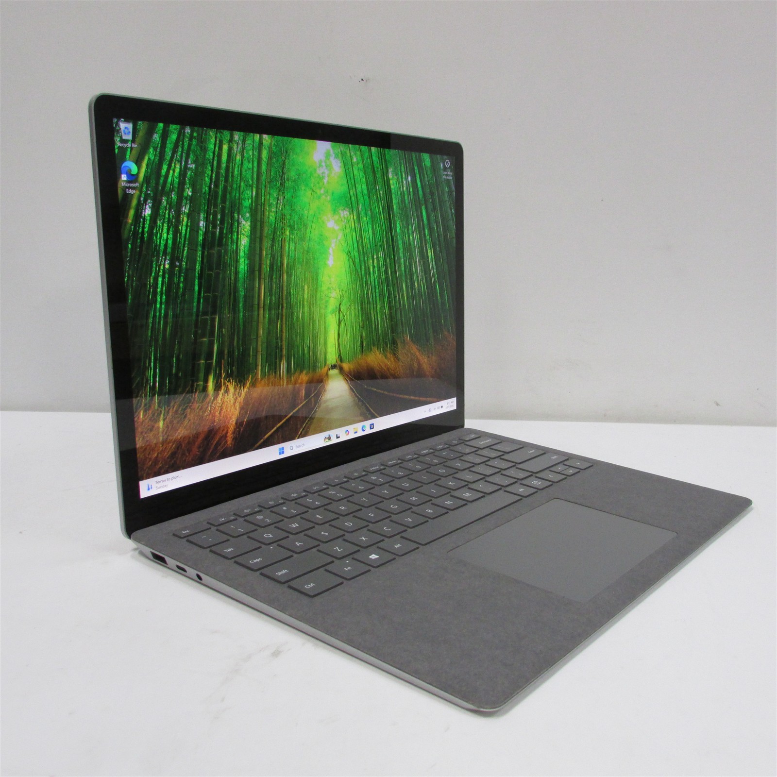 Microsoft Surface Laptop 3 1867 i7-1065G7 1.3GHz 16GB 512GB 13.5″ Windows 11 Pro