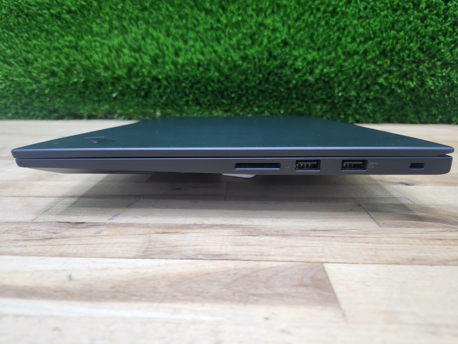 Lenovo ThinkPad P1 Gen 3 15.6″ FHD i9-10885H 32GB 1TB SSD Quadro T2000 GREAT ~