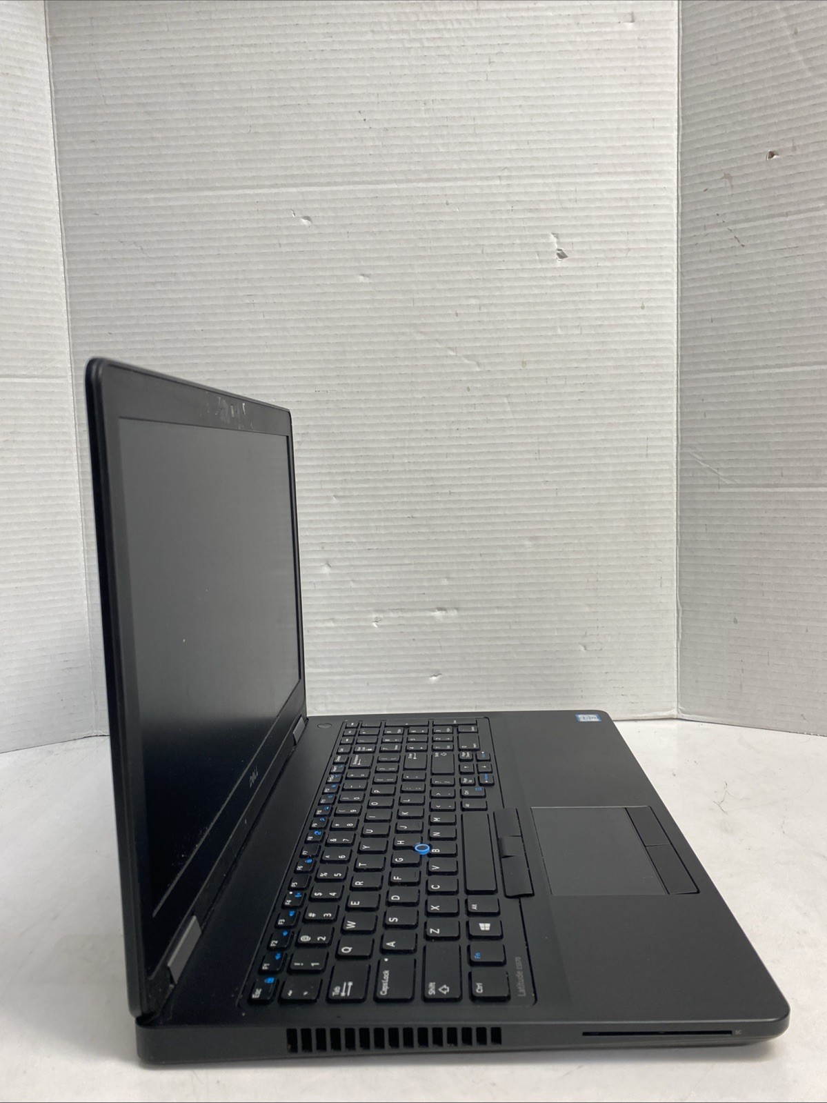 Dell Latitude E5570 15″ Core i7-6820HQ 2.7GHz NO HDD NO OS NO RAM For PARTS