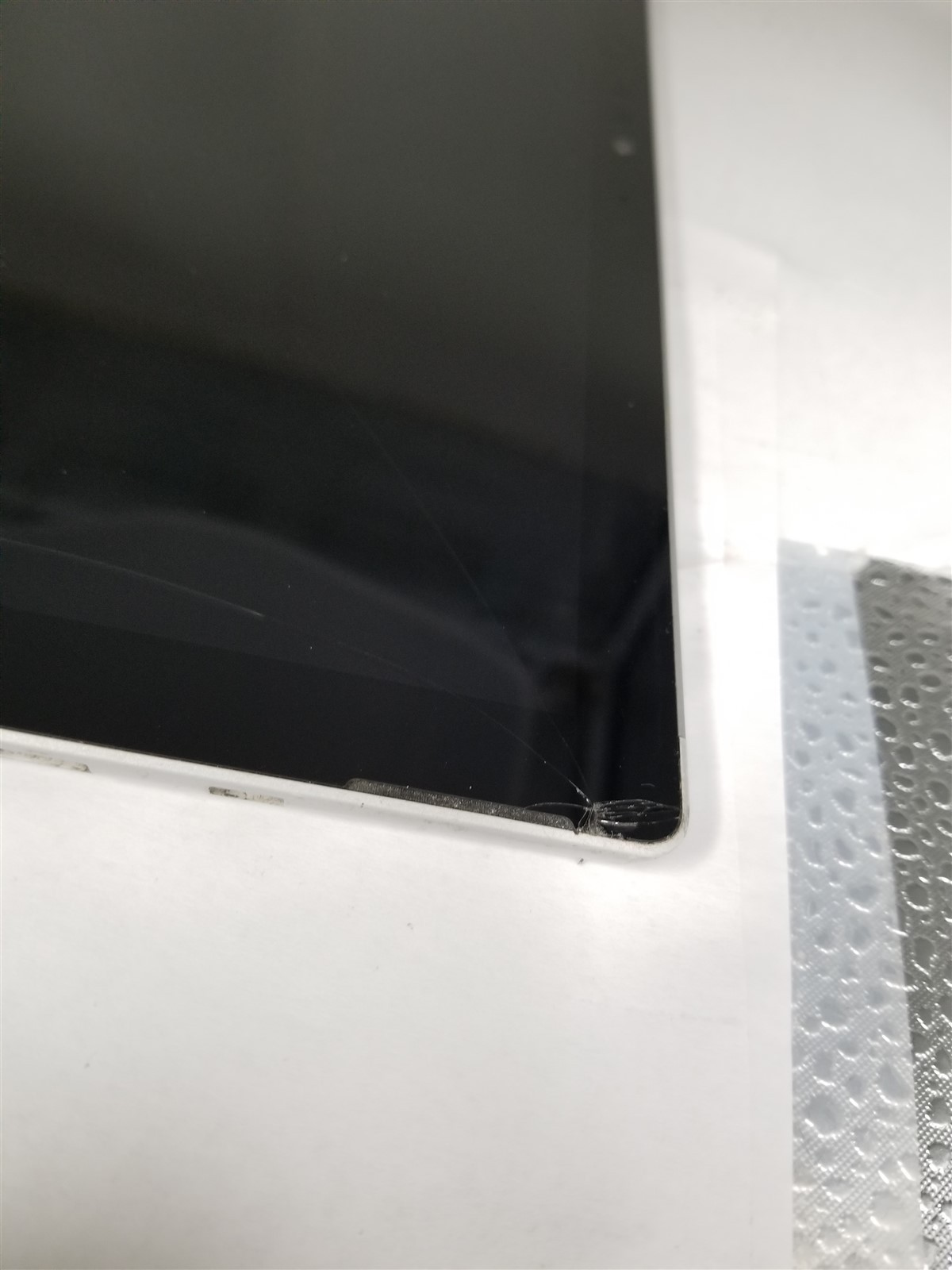 Microsoft Surface Pro 5 Core i5 12.3″ 8GB/128GB Silver Details VD6187