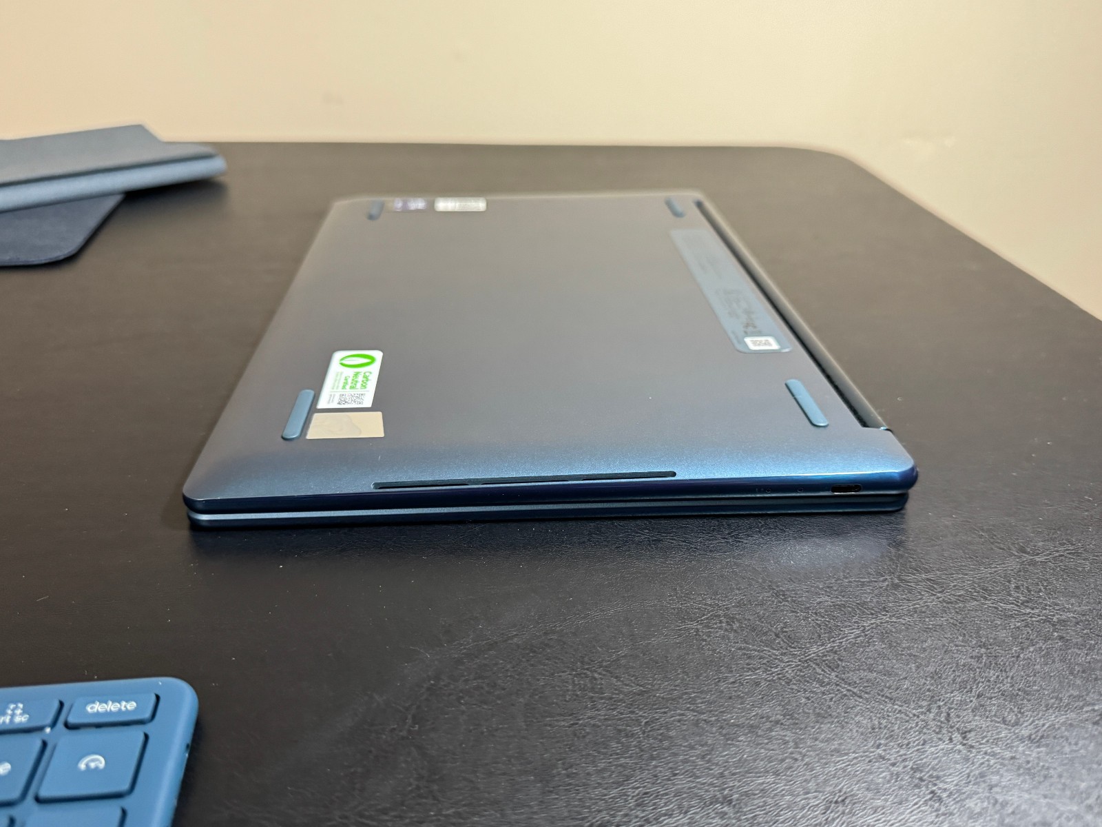 Lenovo Yoga Book 9i 14” 2.8K Dual Screen OLED Laptop Ultra 7 255H 16GB 1TB Teal