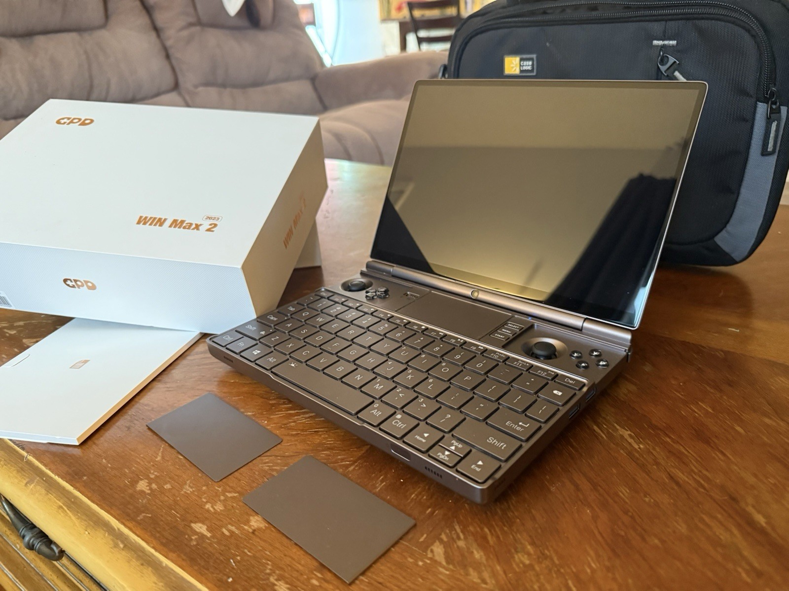 GPD WIN Max 2 2023 Ryzen 7 7840U + 32GB DDR5x-7500 MT/s + 2TB M.2 NVMe + OCuLink