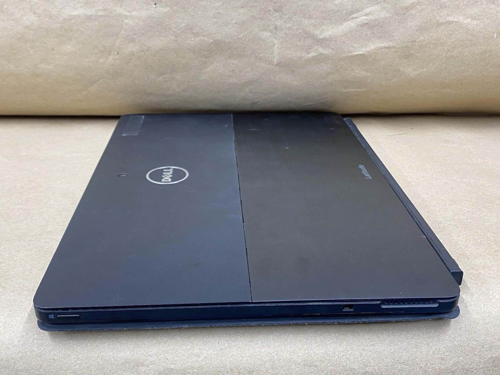 Dell Latitude 5285 – 12″ FHD – Touch – i5-7300U – 8GB – 256GB – Win 10 – READ