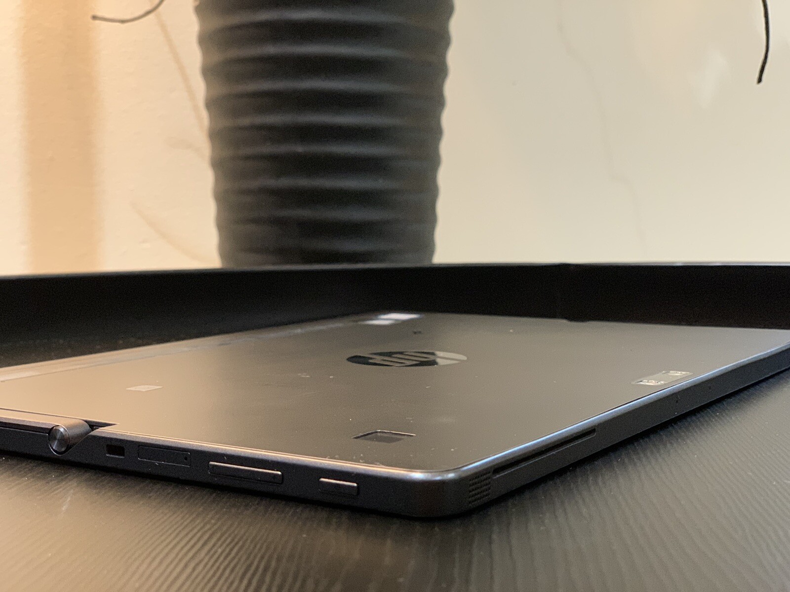 HP Pro x2 612 G2 4 Tablet| M3-7Y30 CPU| 1.0GHz| 4GB RAM| 128GB SSD| Win 10Pro