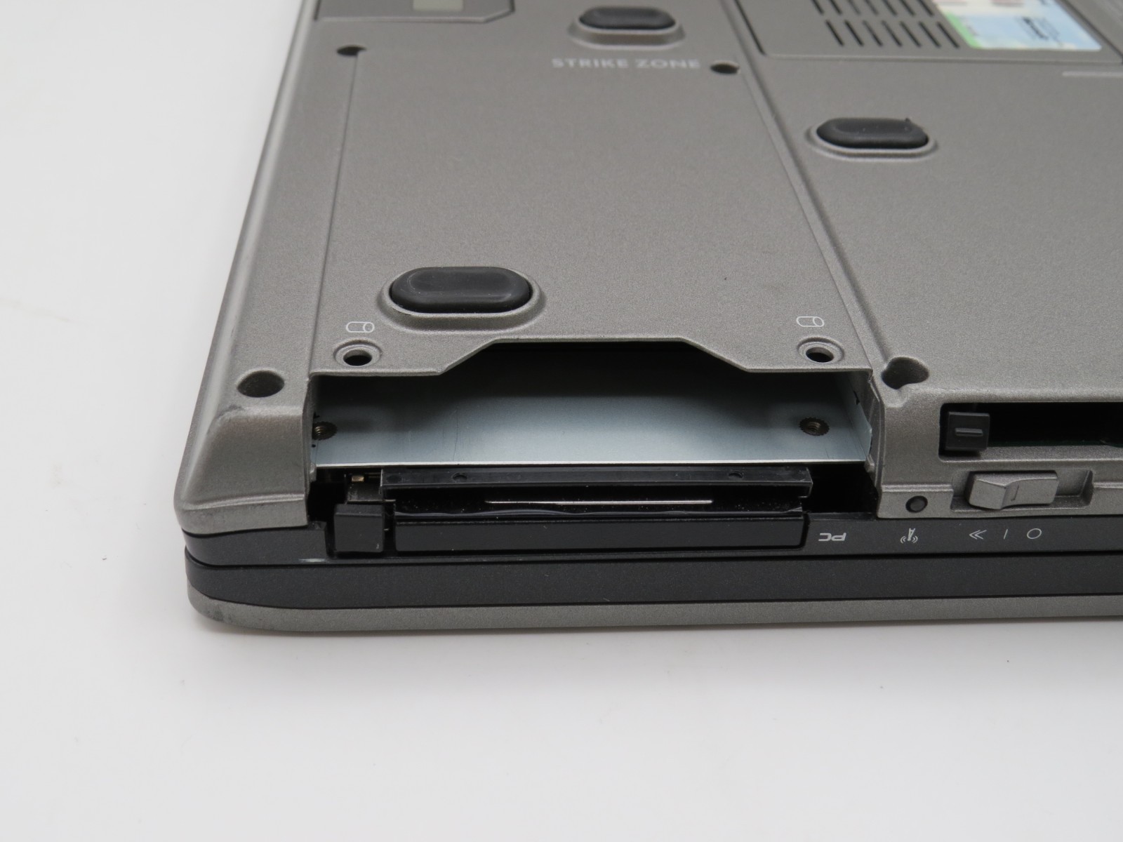 Dell Latitude D830 | Core 2 Duo T7100 | 1GB RAM | 15.6″ | No HD/OS/AC | Parts