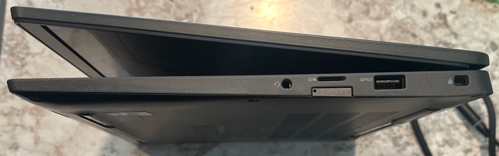 Dell Latitude 7400 (256GB, Intel Core i5 8th Gen., 1.60GHz, 8GB) Notebook/Laptop