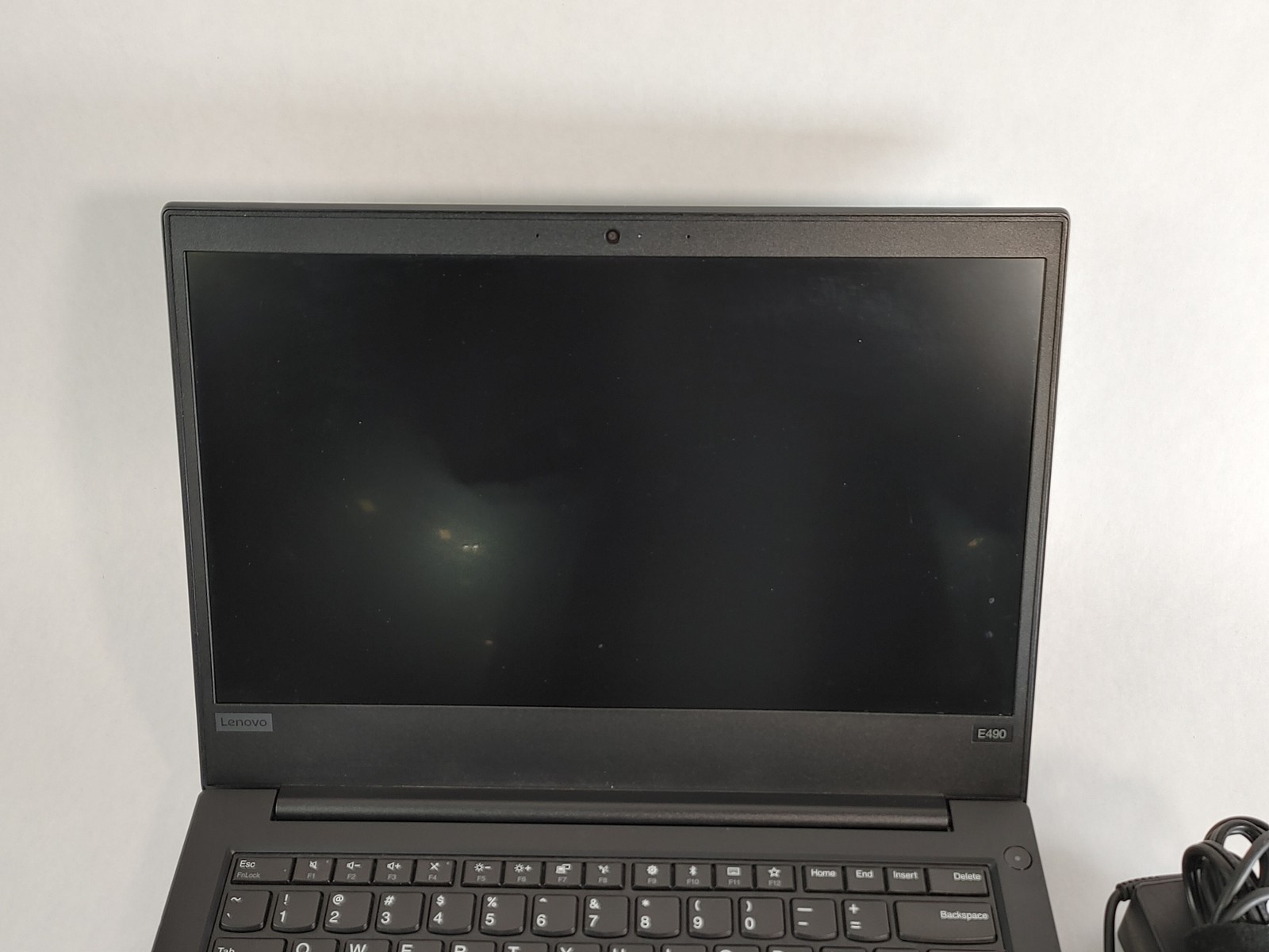 Lenovo ThinkPad E490 Core i5-8265U 1.60 GHz 16 GB DDR4 512 GB NVMe Windows 11