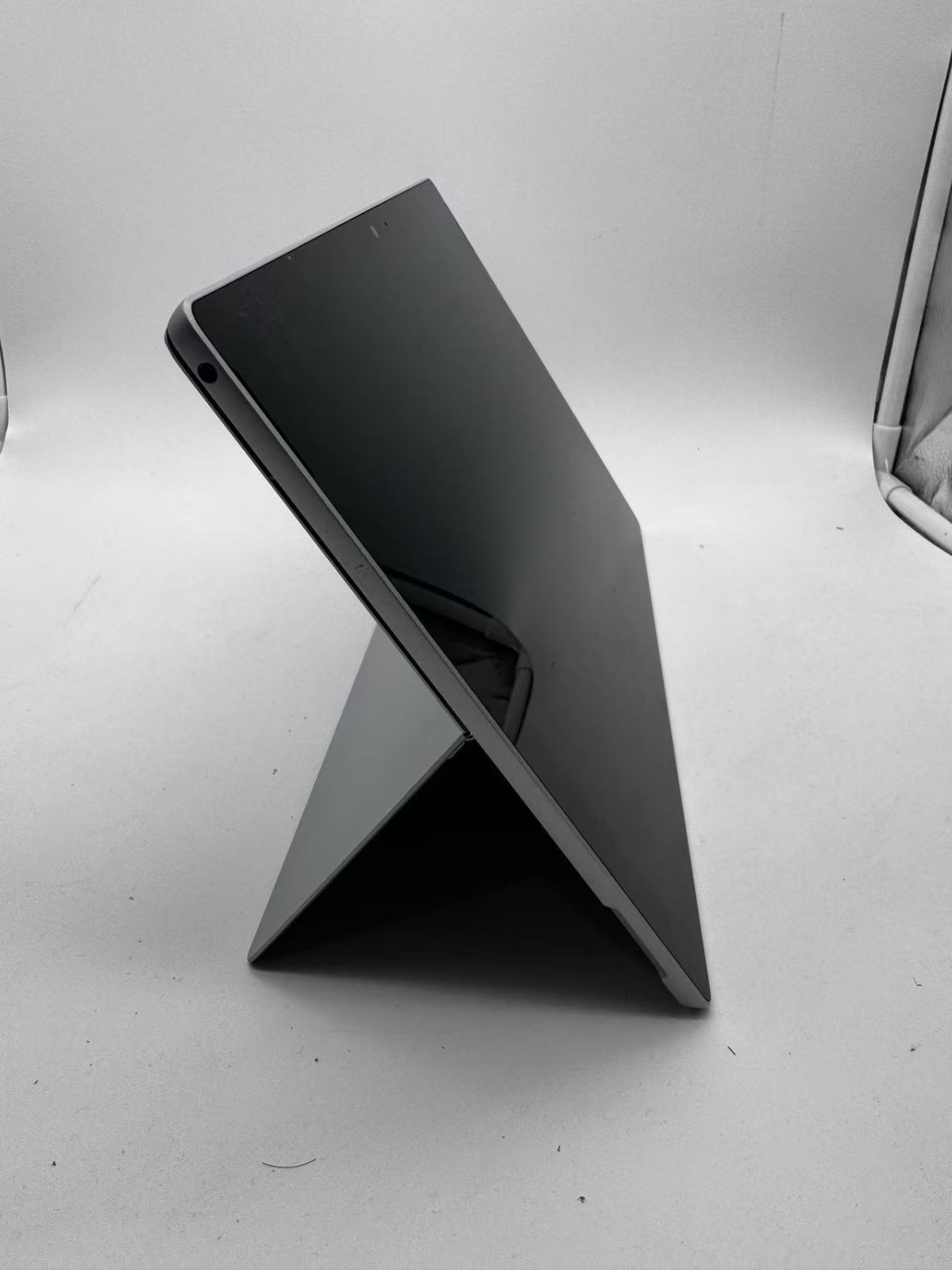 Microsoft Surface Pro 5th Gen 1807 12.3″ Tablet 128GB, Intel i5, LTE – Silver