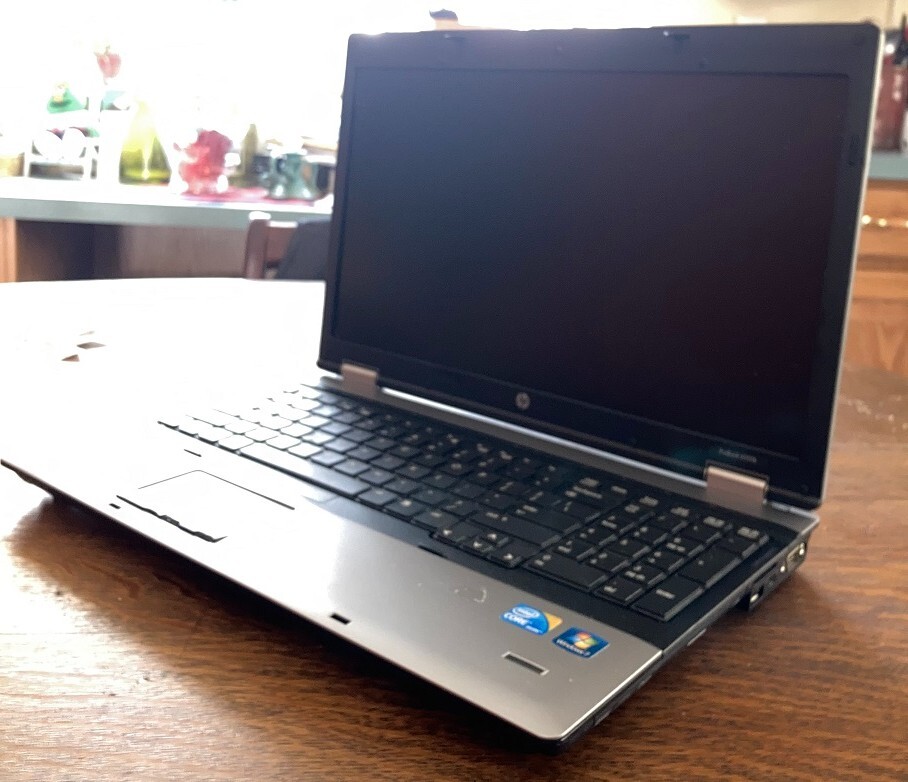 15.6″ HP 65XXB Laptop Vintage Windows XP Pro 32 Bit i5 2.5ghz 4gb 250gb Serial