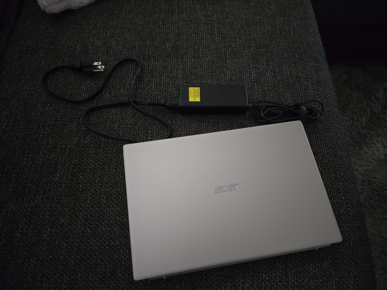 Acer Swift X SFX14-42G-R607 Creator 14” (512GB SSD AMD Ryzen 7 5825U 4.5GHz…