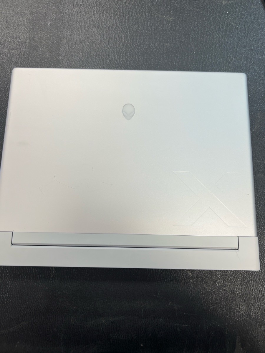 Alienware x16 R2 Gaming Laptop – Intel Ultra 9, 32GB, 2TB, RTX 4070 (PD7016131)