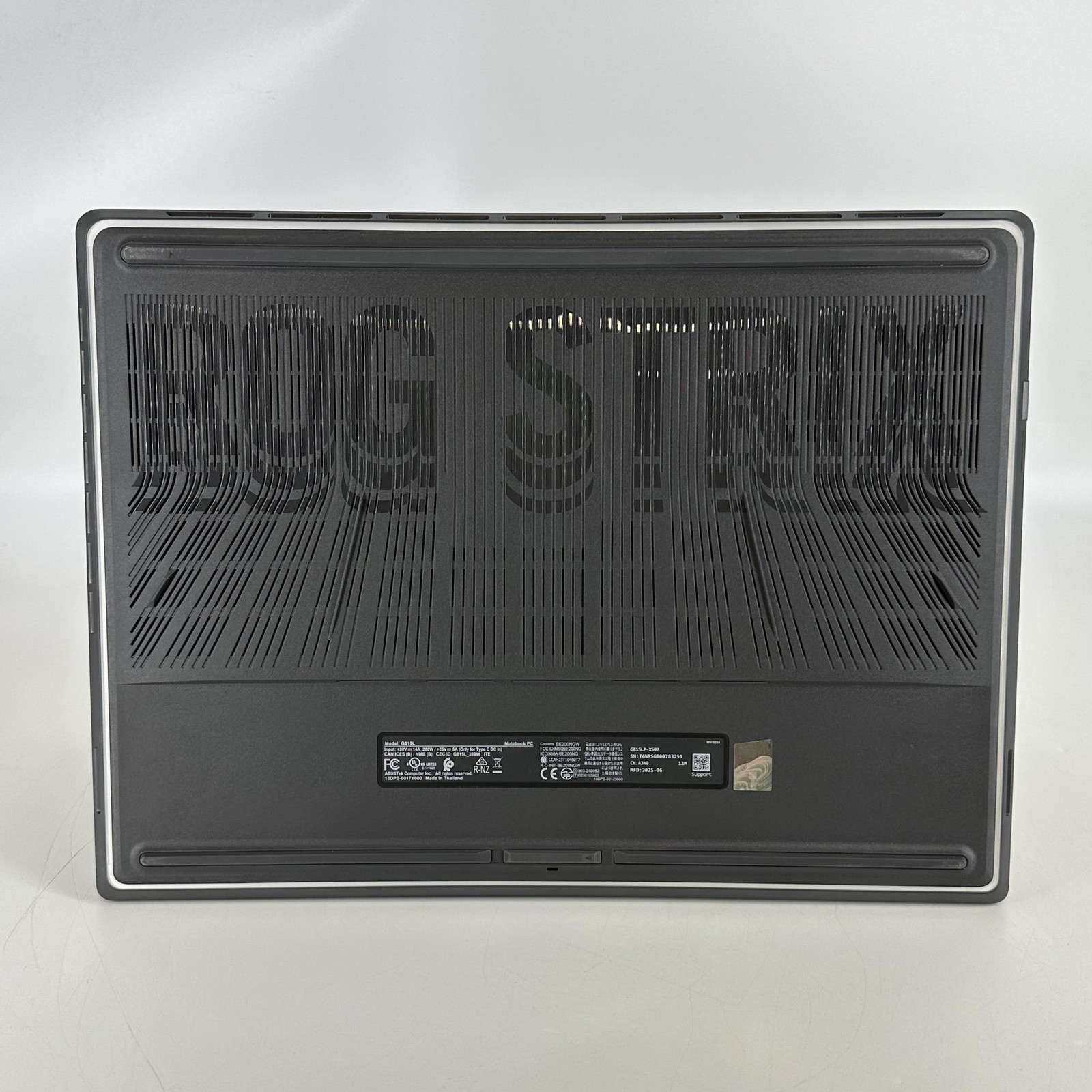 Asus ROG Strix G18 G815 240Hz QHD+ 2.7 GHz Ultra 9 275HX 32GB 2TB SSD RTX 5070
