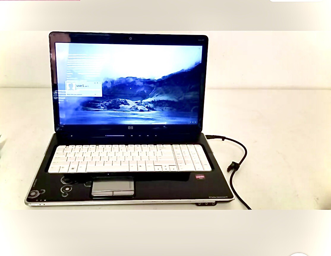 HP Pavilion DV7-3000 Black with White Keyboard Intel Processor Laptop