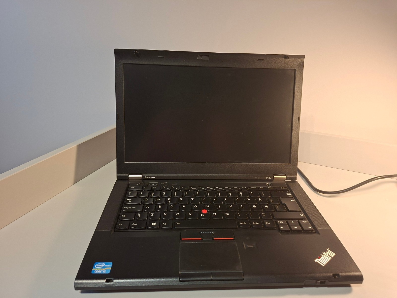 ThinkPad T430 i7 | Heads / Libreboot Qubes OS | 1600×900 | 16GB RAM | 240GB SSD