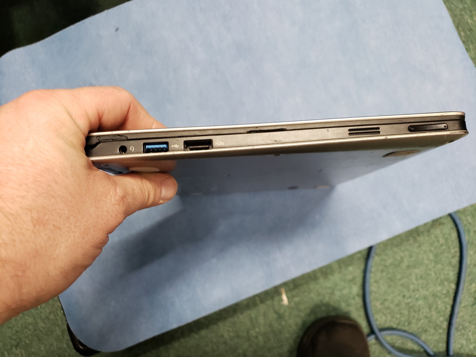 Lenovo Yoga 11s i5 4210y cpu 1.50ghz 4GB ram 128gb ssd for parts