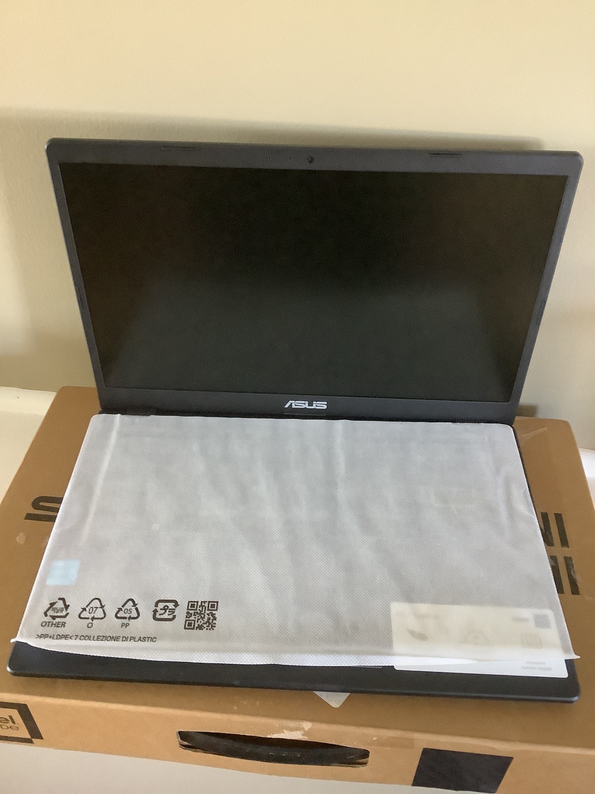 ASUS 14″ FHD Laptop Intel Celeron N4500 4GB 64GB eMMC Open Box