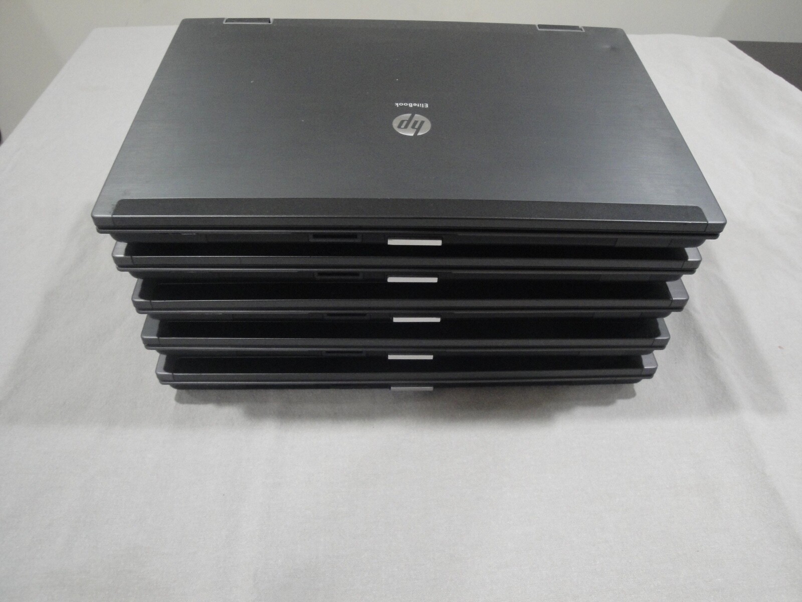 Lot of 5 HP EliteBook 8540W Core i7 Quad1.87 4GB Radeon M5800 DVD FHD.