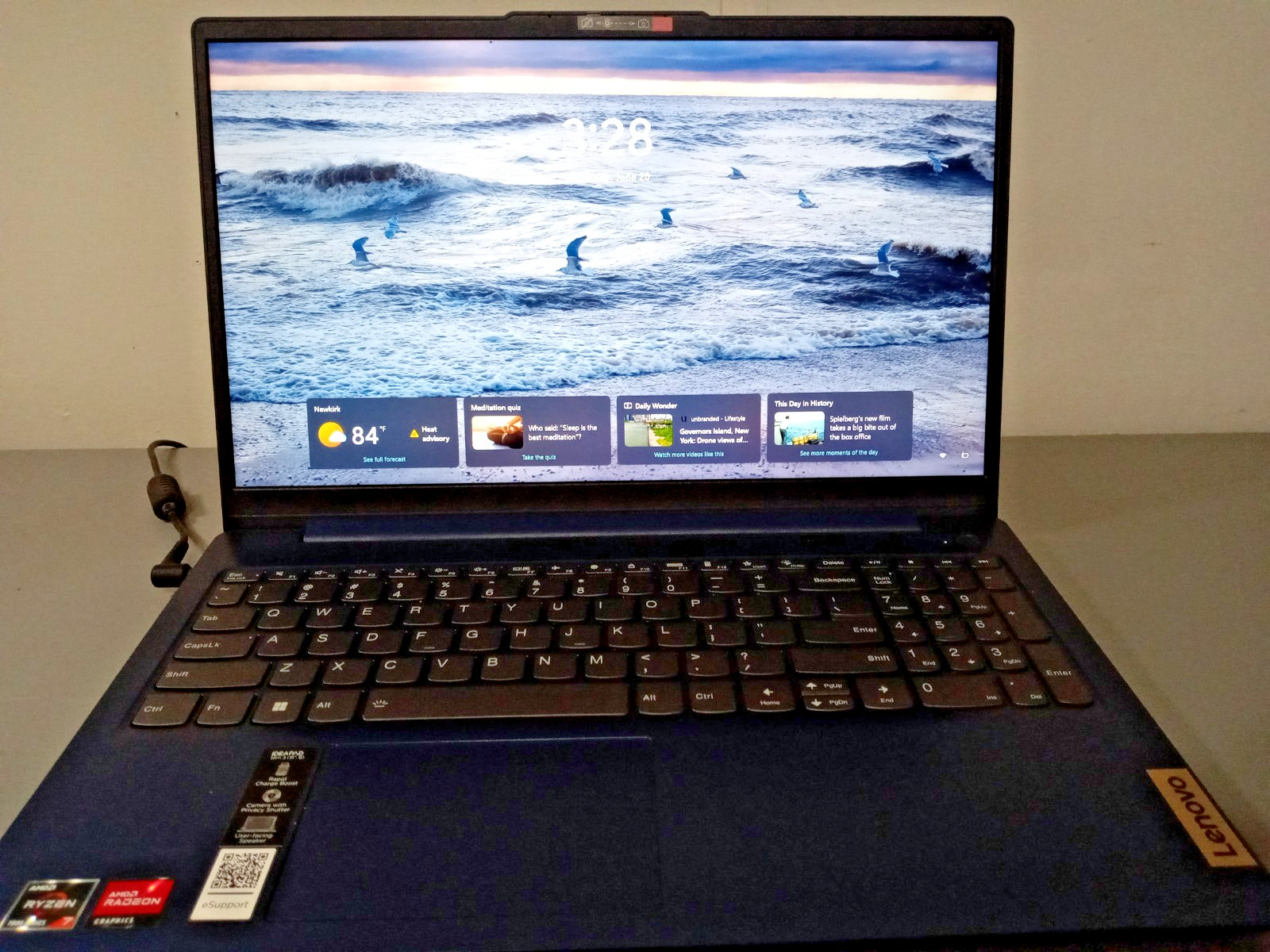 LENOVO IDEAPAD SLIM 3 15ABR8 | AMD RYZEN 7 5825U | 512GB | 16GB | (Pre-Owned)