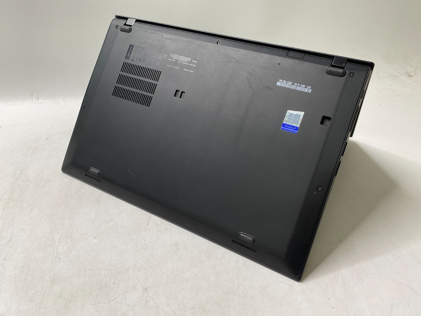 Lenovo ThinkPad X1 Carbon Gen 6 i7-8650U 8GB DDR4 256GB SSD Win11P