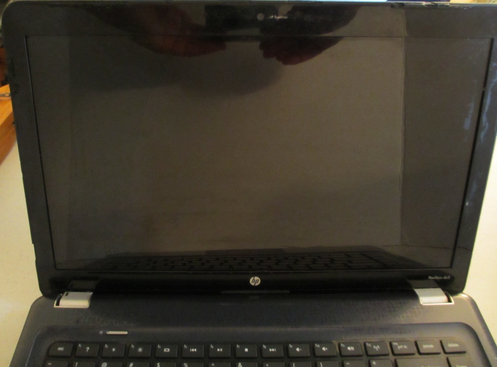 HP Pavilion dv5 Laptop/Notebook PC For Parts/Repair with AC Adapter, AMD 2.4GHz