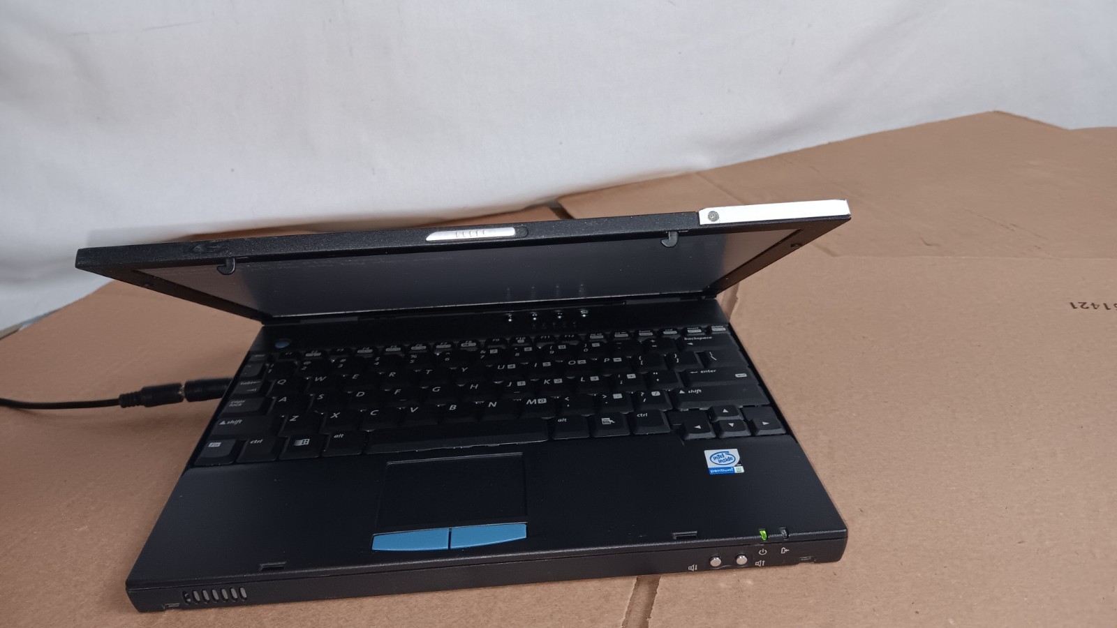 Vintage Compaq Evo N410c Retro Laptop Pentium III-M @ 1 GHz 12″ LCD Screen + AC