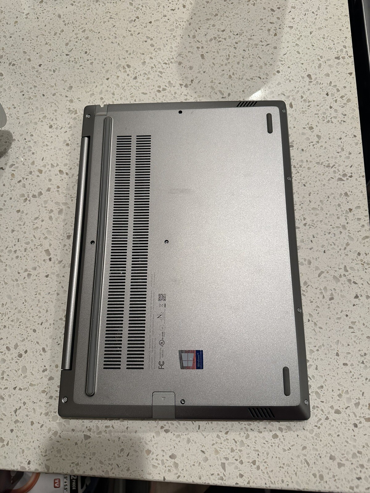 Lenovo Thinkbook 14 IIL 14″ (256GB SSD NVMe, Intel Core i5-1035G1, 8GB RAM)