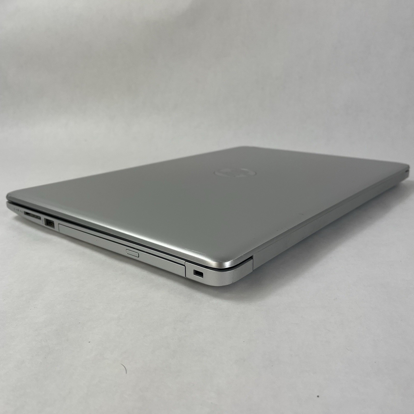 HP 15-da0073ms 15.6″ i5-7200U 2.50 GHz 8 GB RAM No SSD/OS/Battery – Bad Bottom
