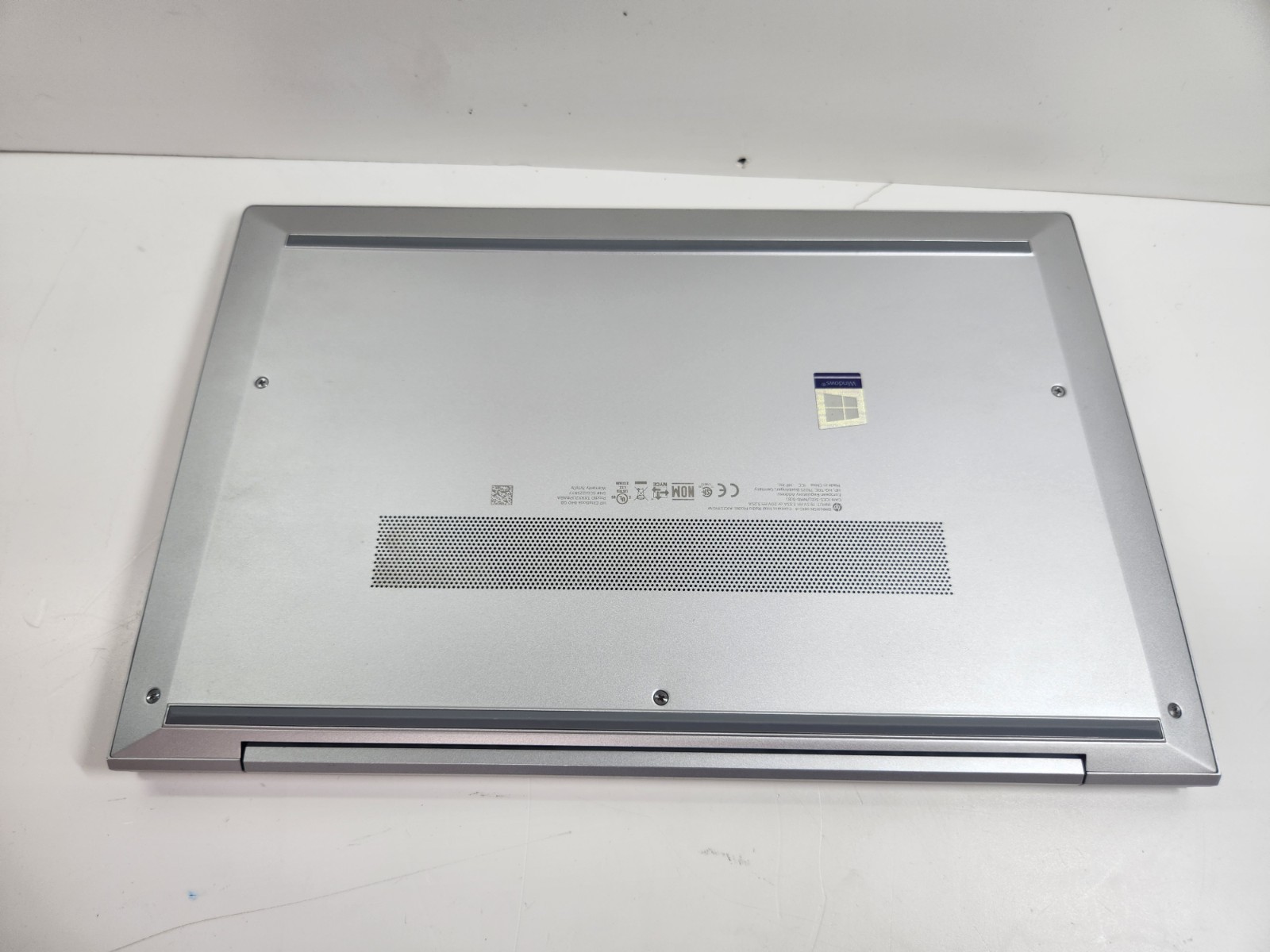 HP ELITEBOOK 840 G8 14″ i7-1185G7 16GB RAM 256GB NVMe WINDOWS 11 PRO GRADE B-