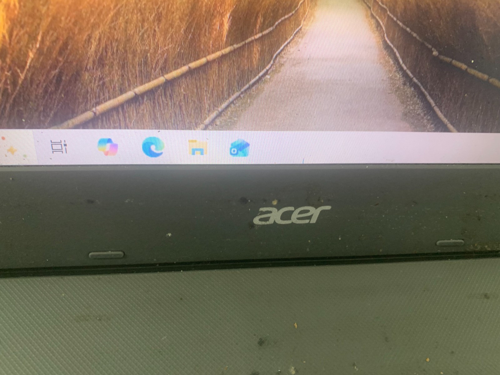 Acer Aspire E5-573-57PW 15.6″ Intel Core i5-5200U 2.20GHz 6GB RAM 500GB HDD