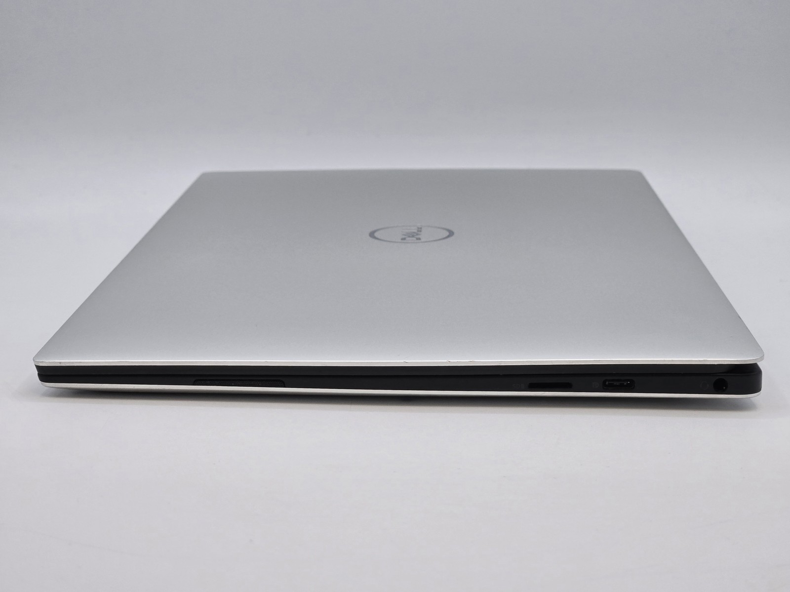 Dell XPS 13 9305 FHD 13″ I5-1135G7 256GB 8GB W11P Webcam Backlit FP Reader