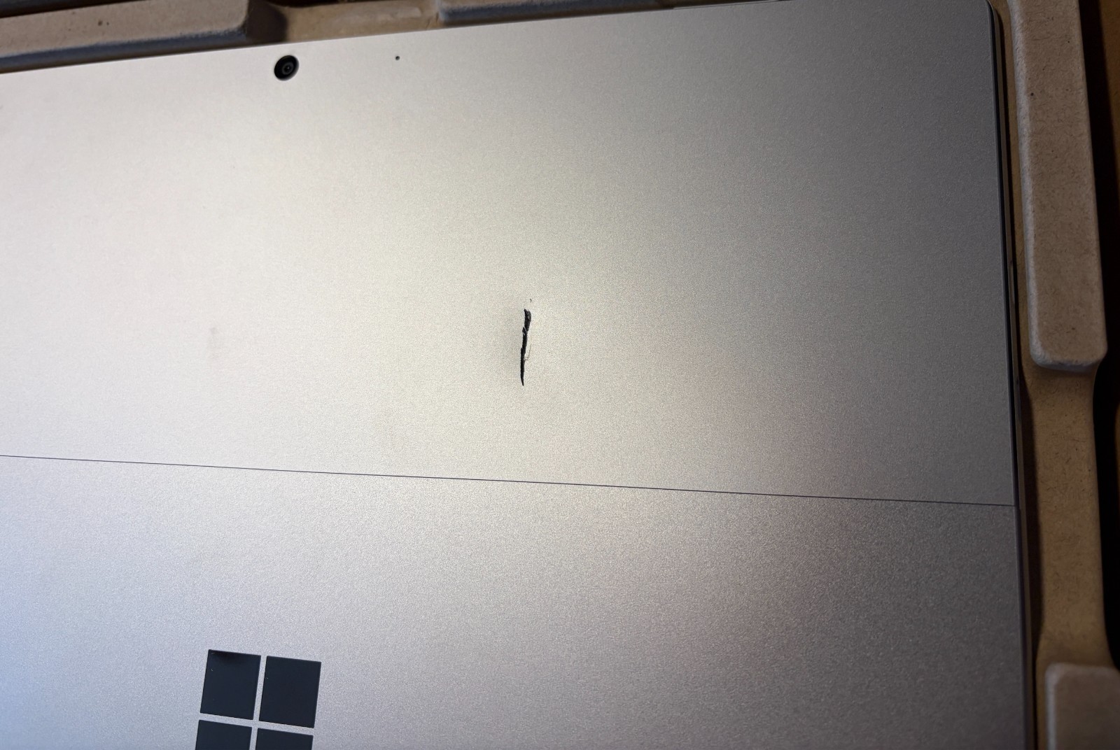 Microsoft Surface Pro 11 13″ OLED Ultra 7 266V 16GB 512GB EP2-20247 ( Read Desc)