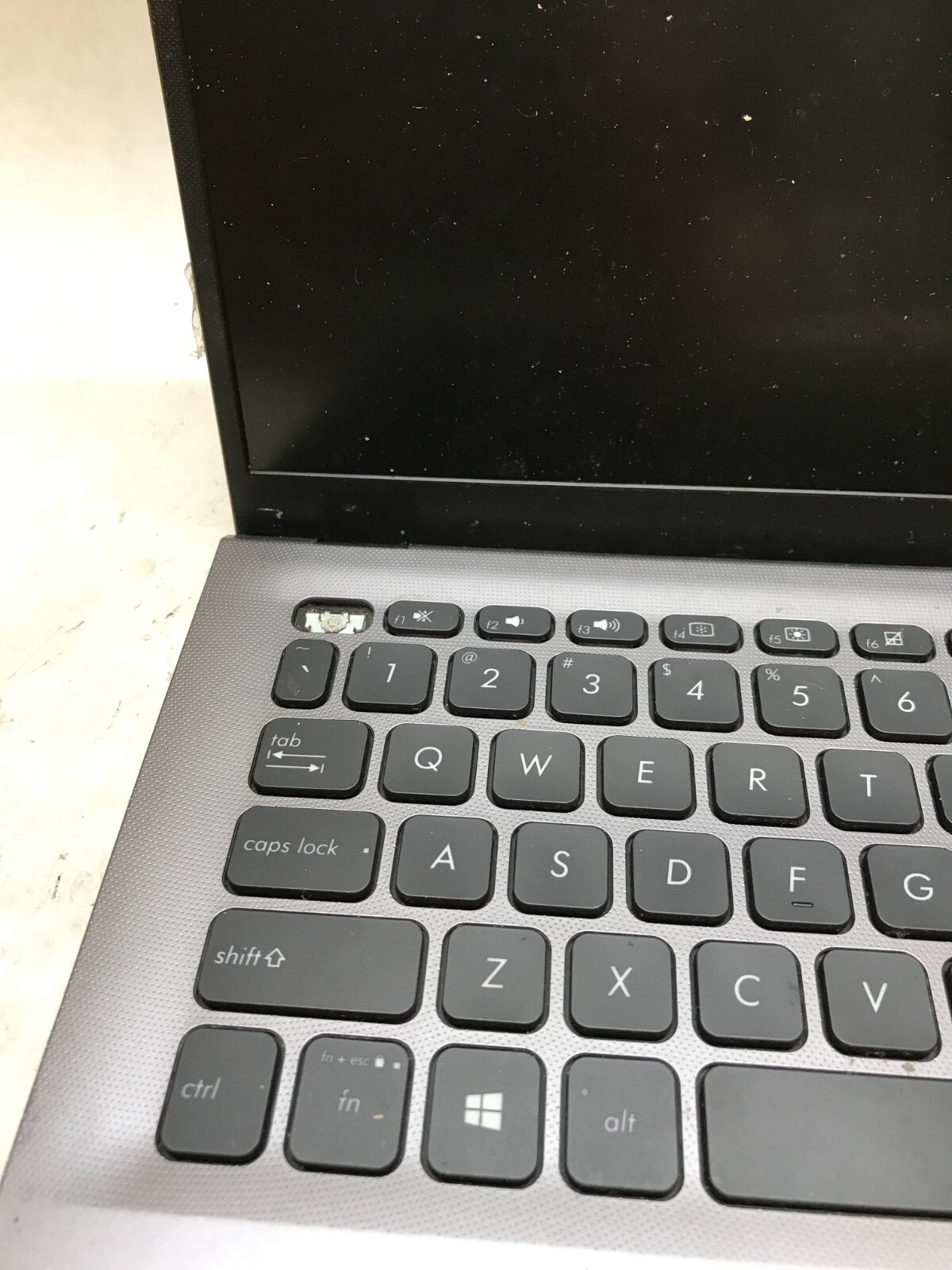 Asus VivoBook 15 F512JA-AS34 15″ Laptop Intel i3-1005G1 1.2GHz 4GB RAM *Read* DW