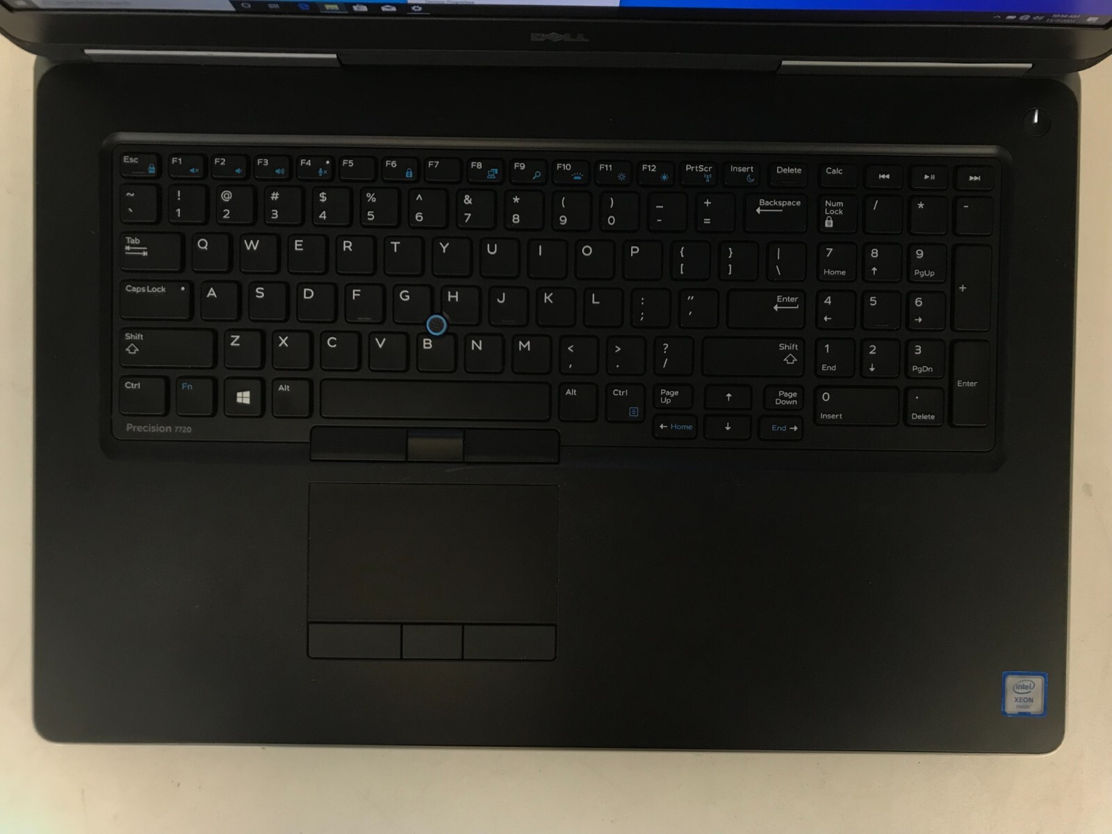 Dell Precision 7720 / 17.3″ / Intel Xeon E3-1545M V5 2.9GHz / 16GB RAM / 1TB SSD