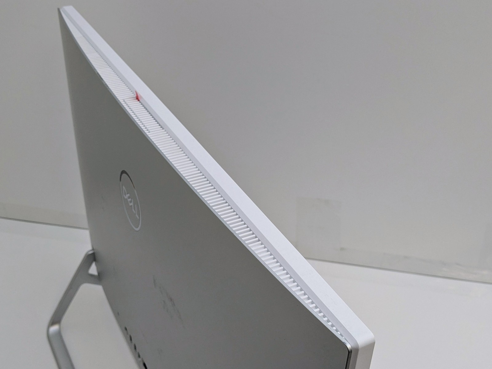 Dell Inspiron 7700 AIO 27″ FHD Touch I7-1165G7 512GB SSD 16GB W11P Webcam IRCam