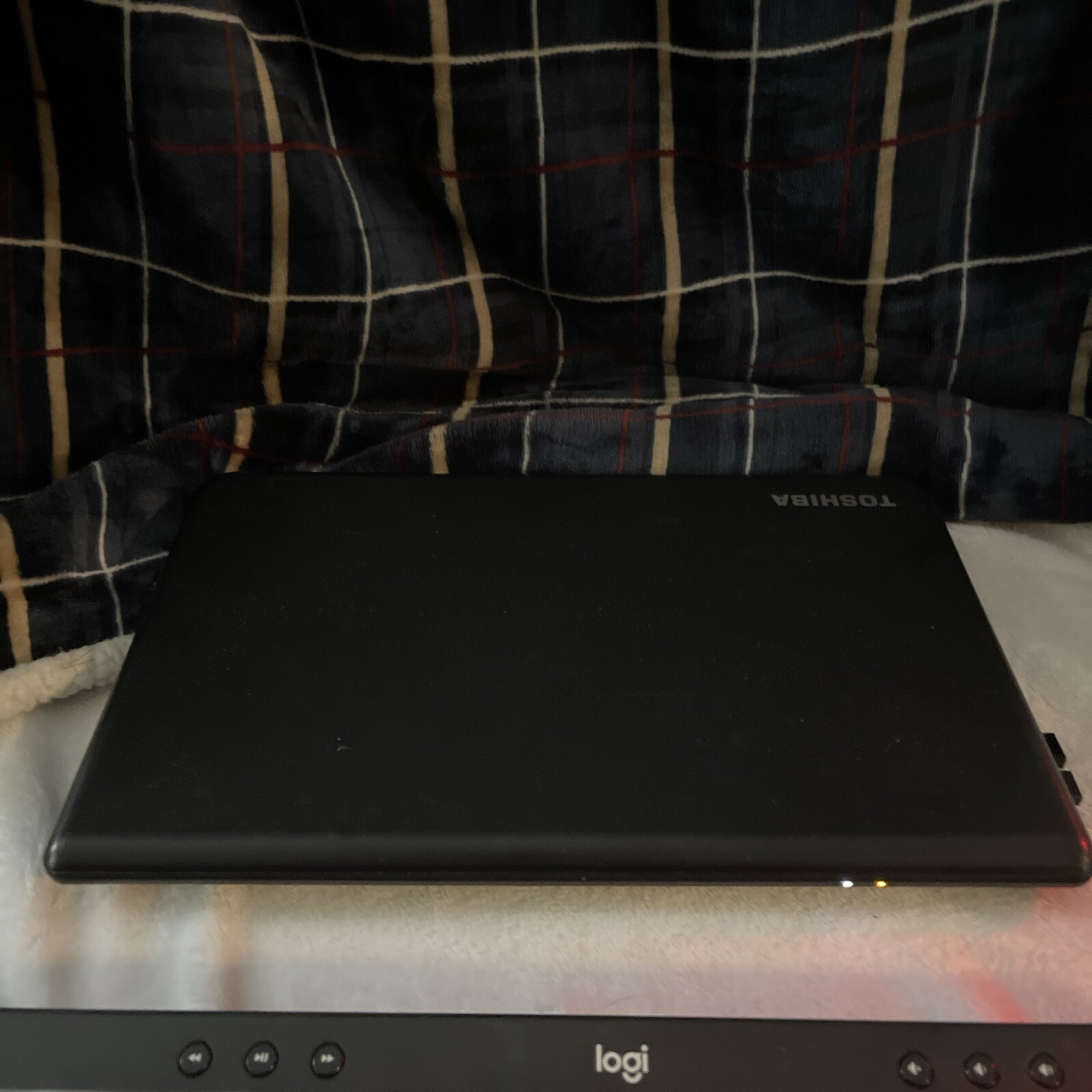 Toshiba Satellite C55D-A 4GB AMD A6-5200 APU W/ Radeon(TM) Graphics 2.00 GHz