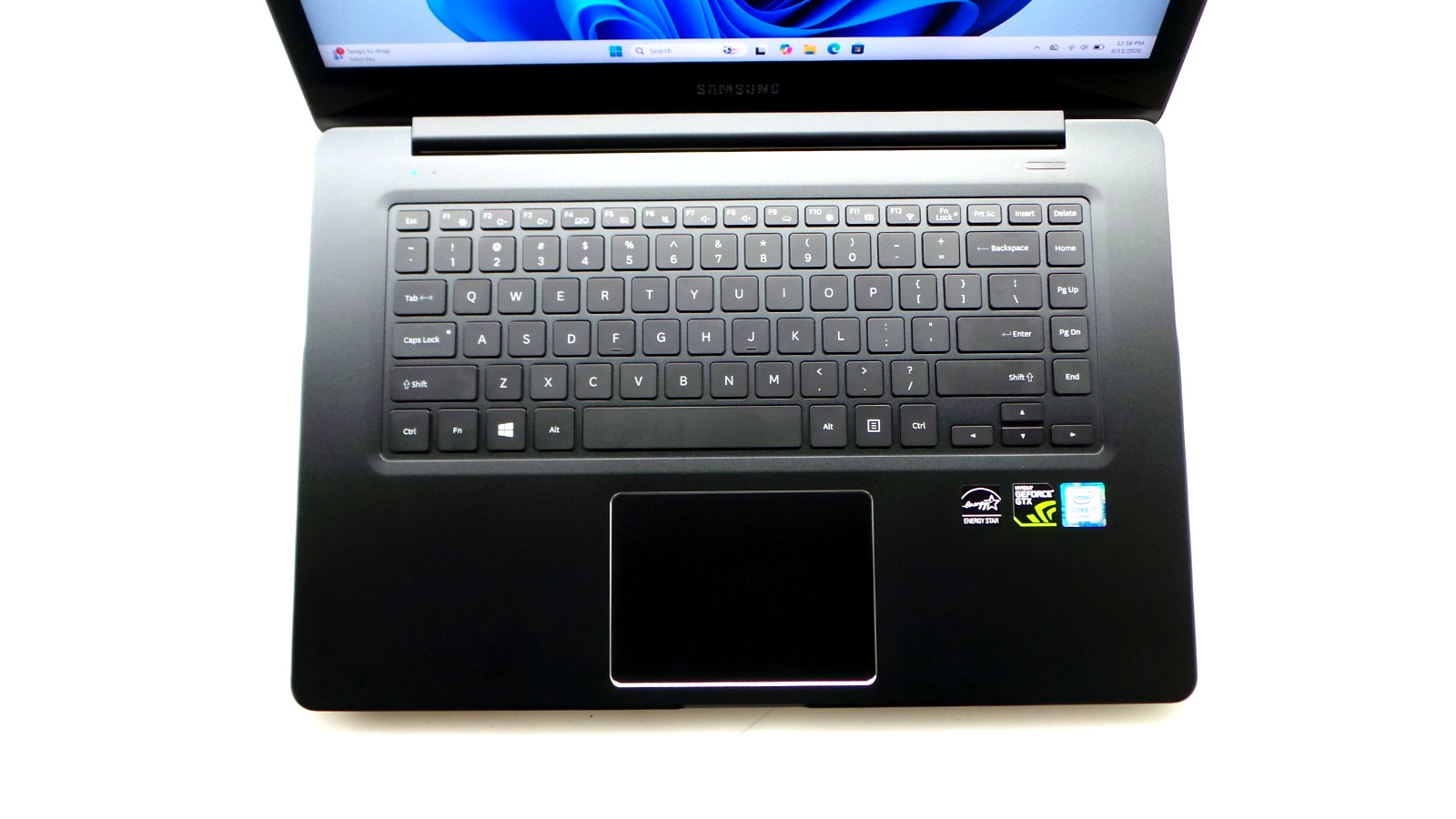 Samsung Notebook NP940Z5L | 15.6″ | i7-6700HQ | 8GB 256GB SSD | Touchscreen
