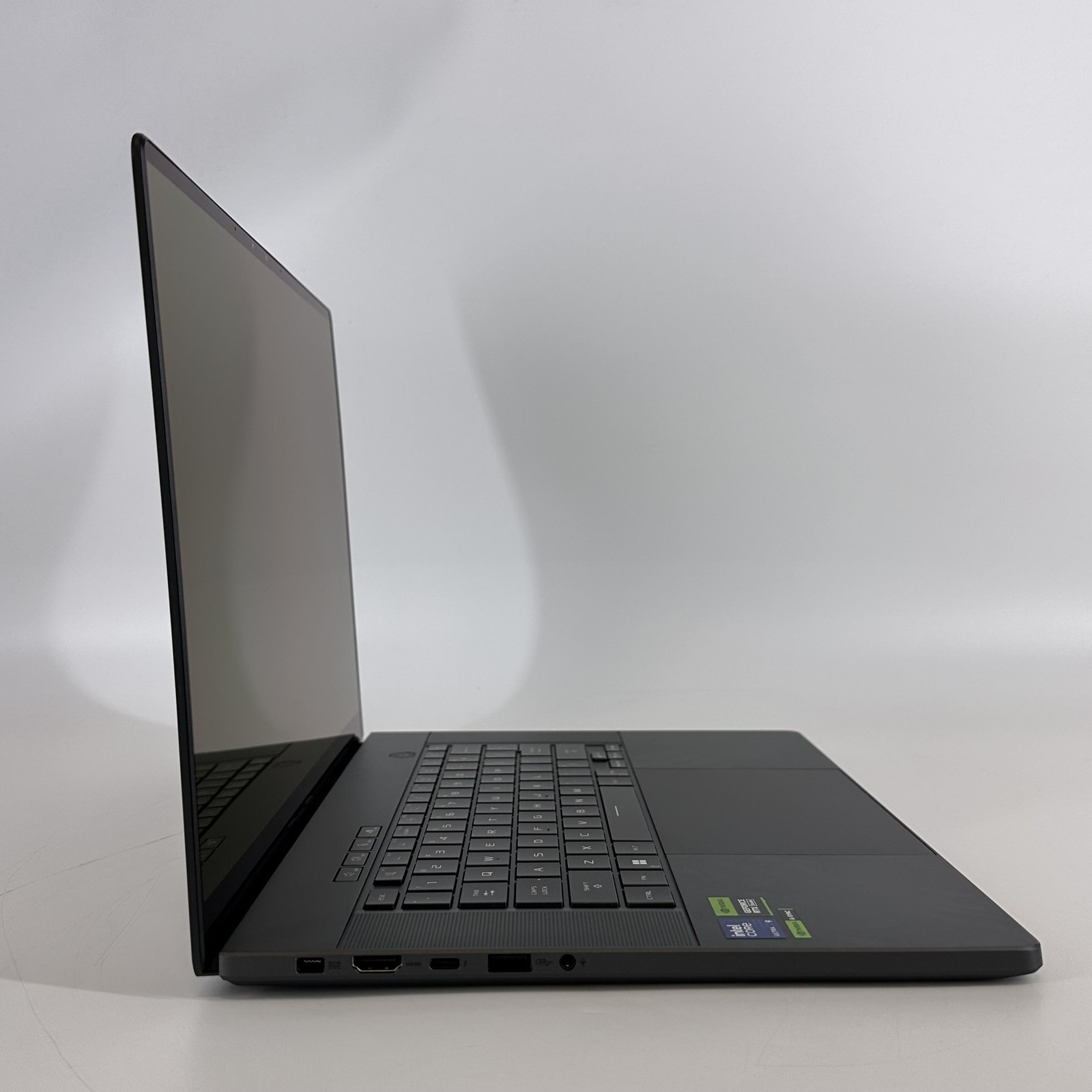 Asus ROG Zephyrus G16 GU605 16 QHD+ 2.5GHz Ultra 9 185H 16GB 2TB/1TB RTX 4070