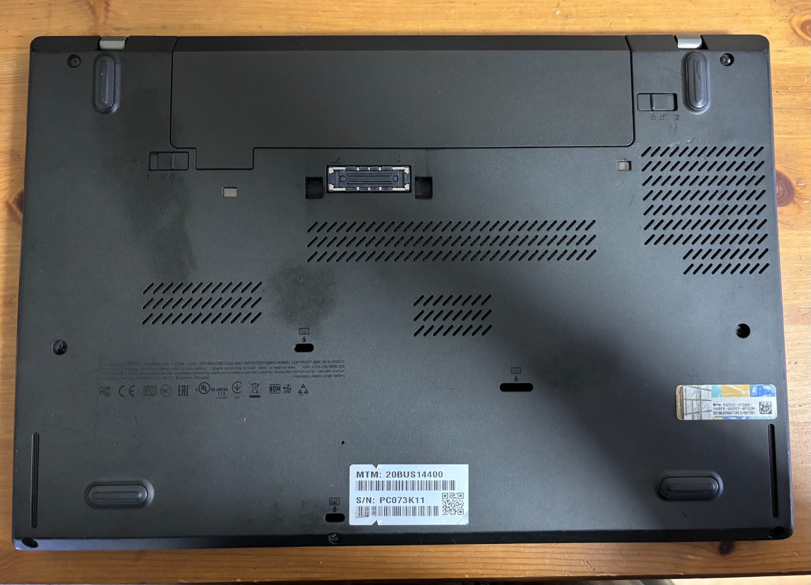 Lenovo ThinkPad t450 14 in Display Intel Core i5-5300U 12GB Ram 128gb SSD Win 10