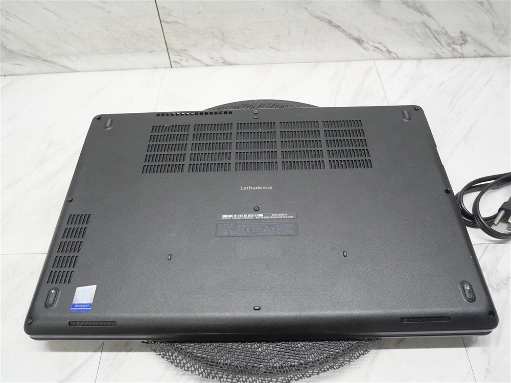 DELL 5590 15″ LATITUDE Laptop i7-8650U 1.90ghz 16GB PWR adapter & BAT 1920×1080